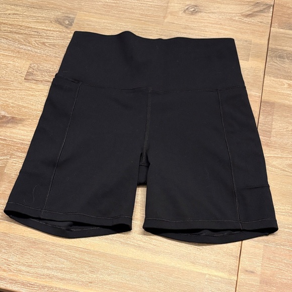 Vuori Pants - Vuori studio pocket black biker short size XS